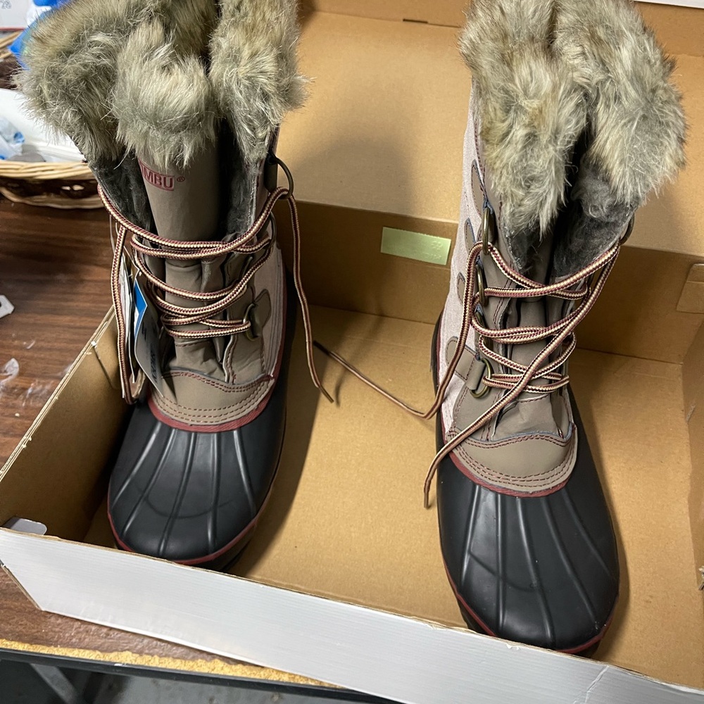 Boots - Picture 2 of 10